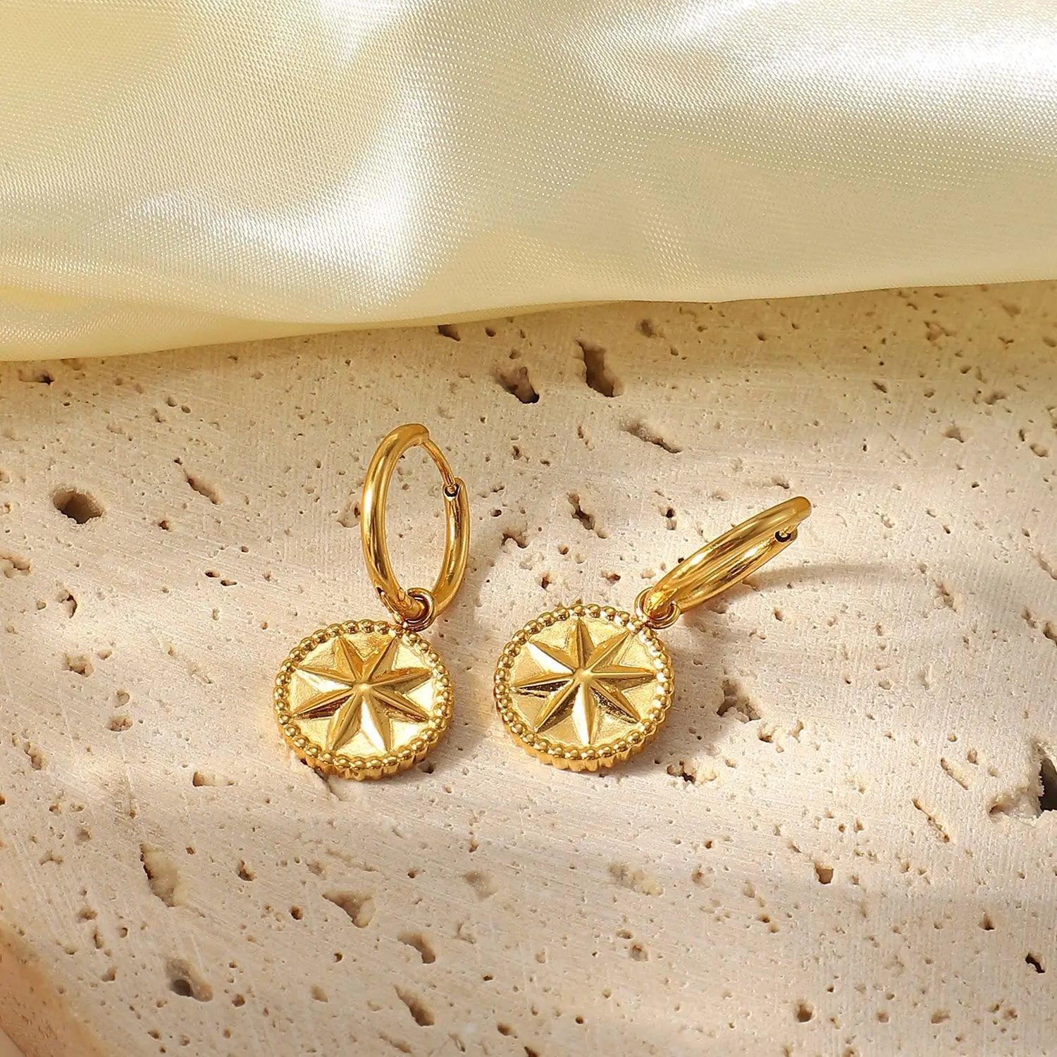 Amorisse Earring