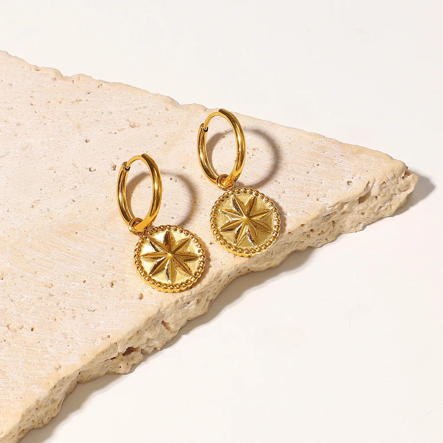 Amorisse Earring
