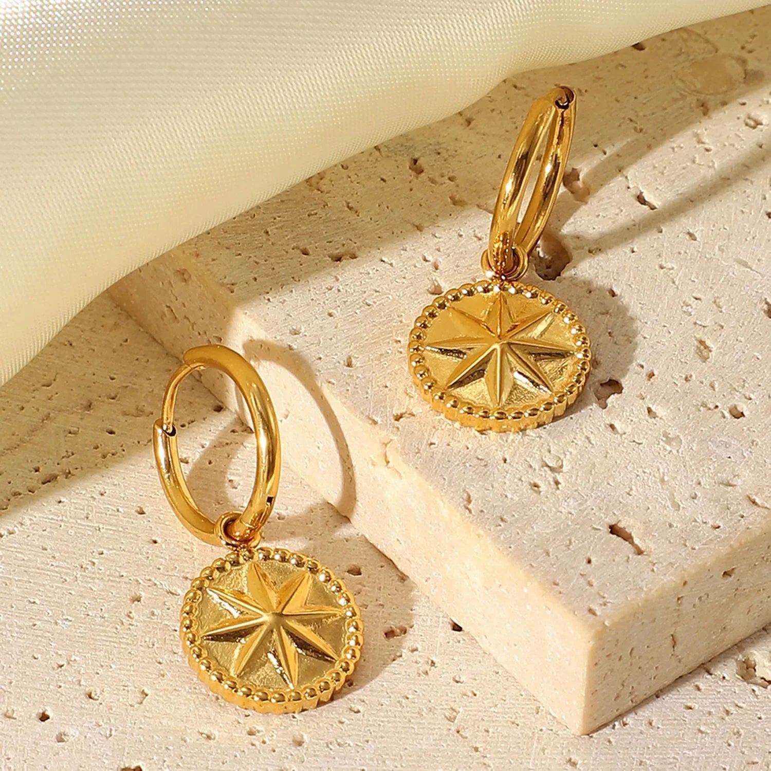 Amorisse Earring