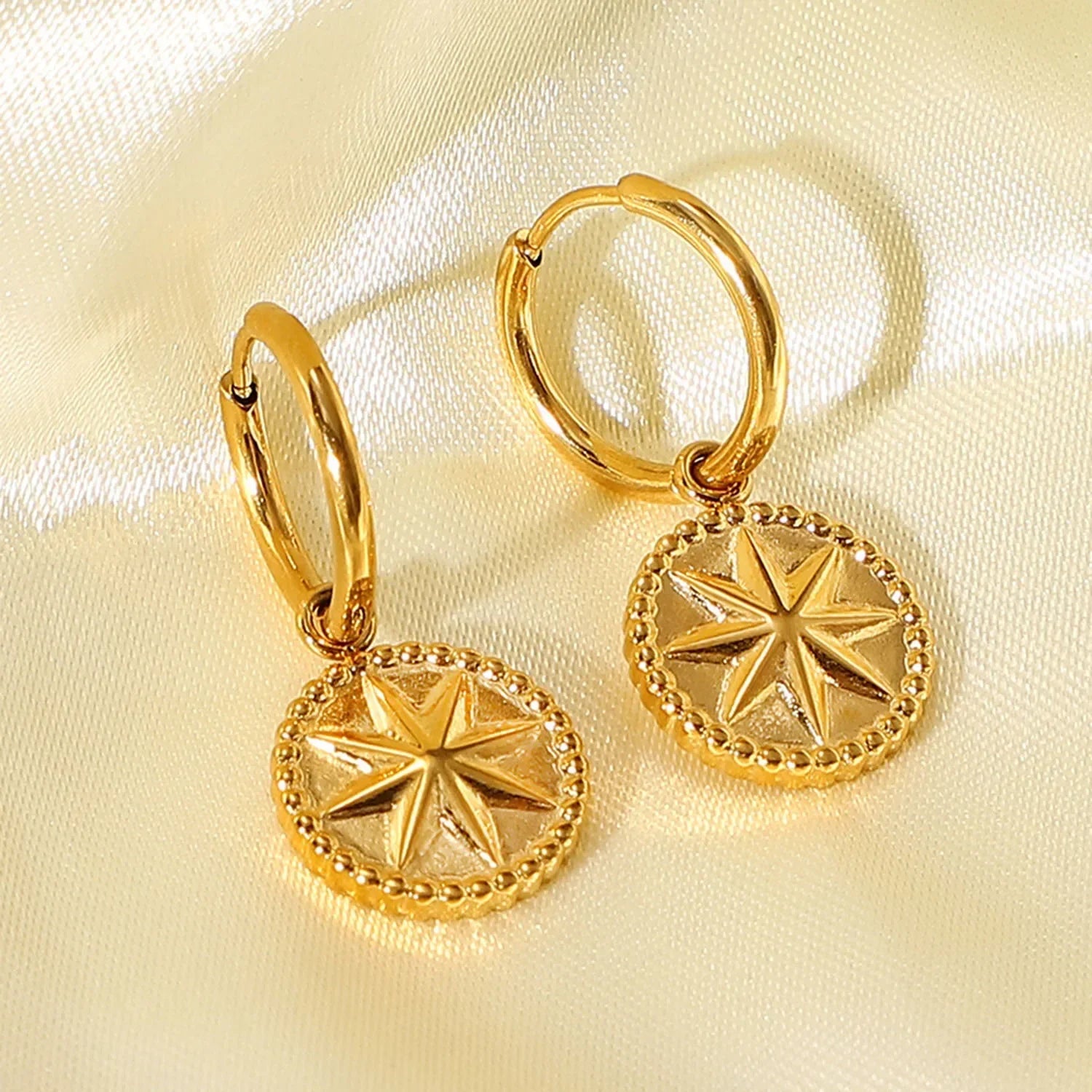 Amorisse Earring