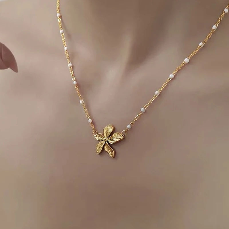 Bellavienne Necklace