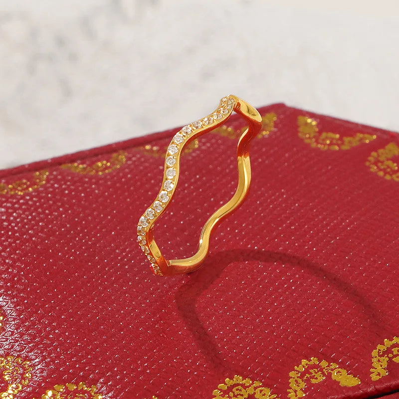 Serene Curve Ring