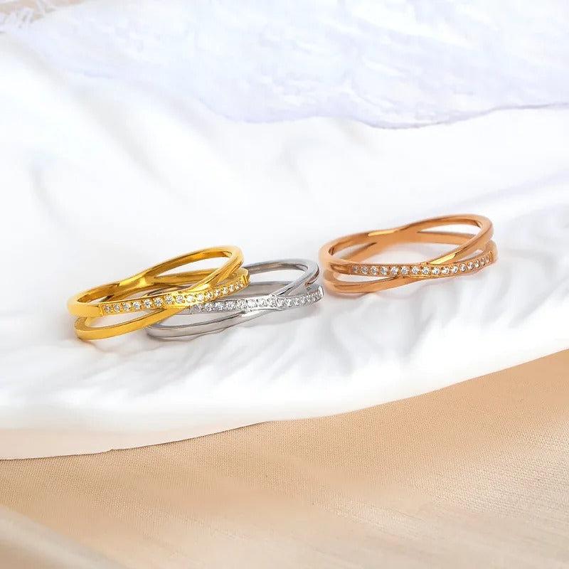 Lumière Trio Crossover Ring Set