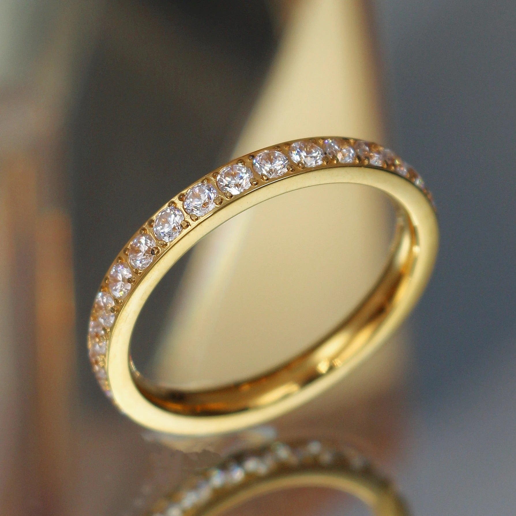 Éclat Eternity Band Ring