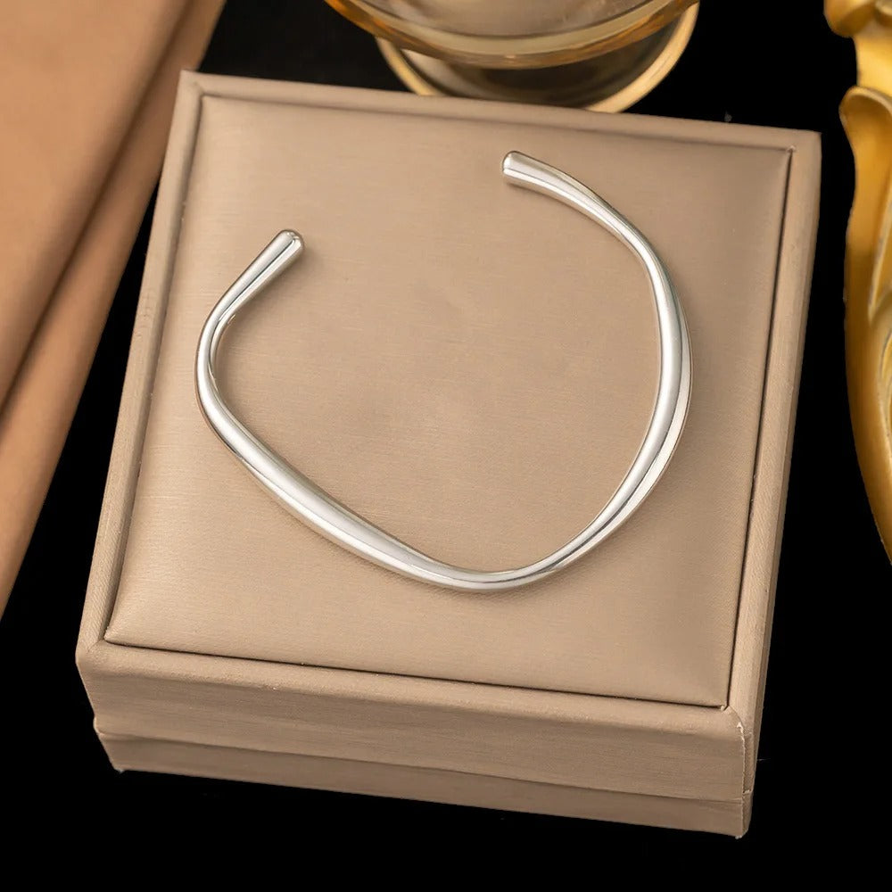 Royal Thread Bracelet