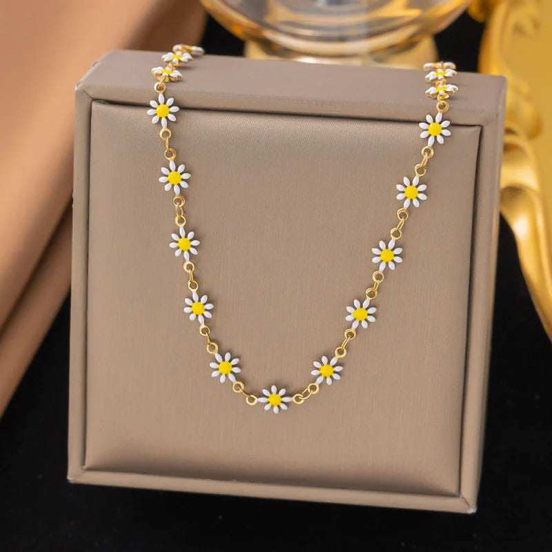 Petal Reverie Ensemble (Bracelet) &(Necklace)