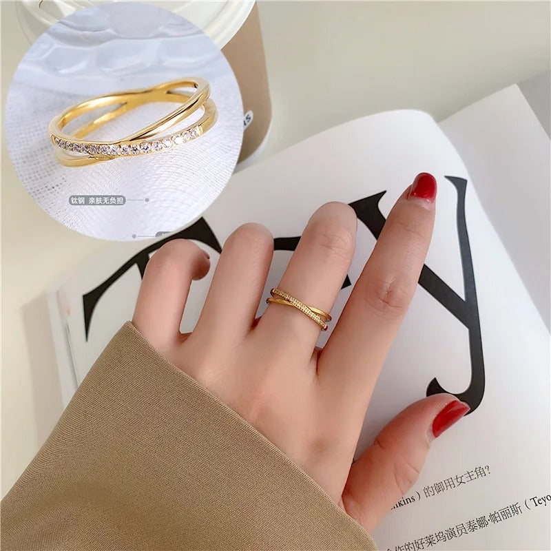 Lumière Trio Crossover Ring Set