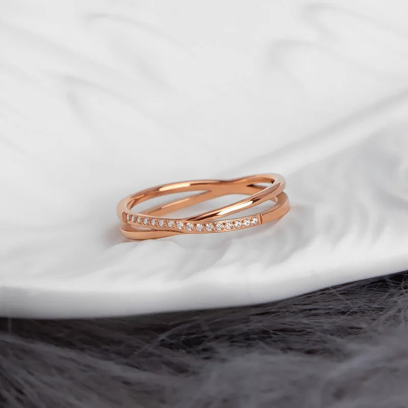 Lumière Trio Crossover Ring Set