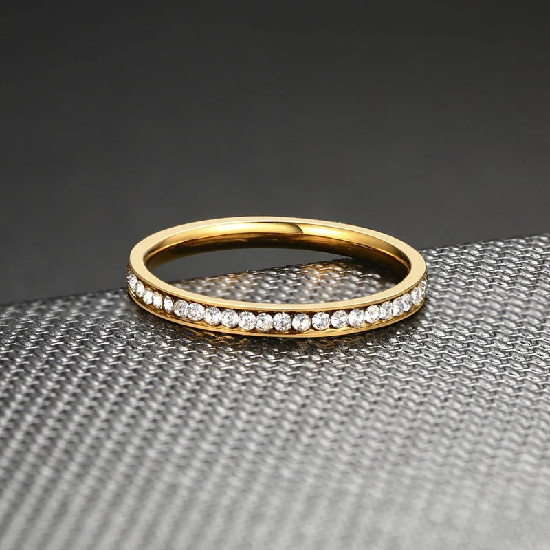 Éclat Eternity Band Ring