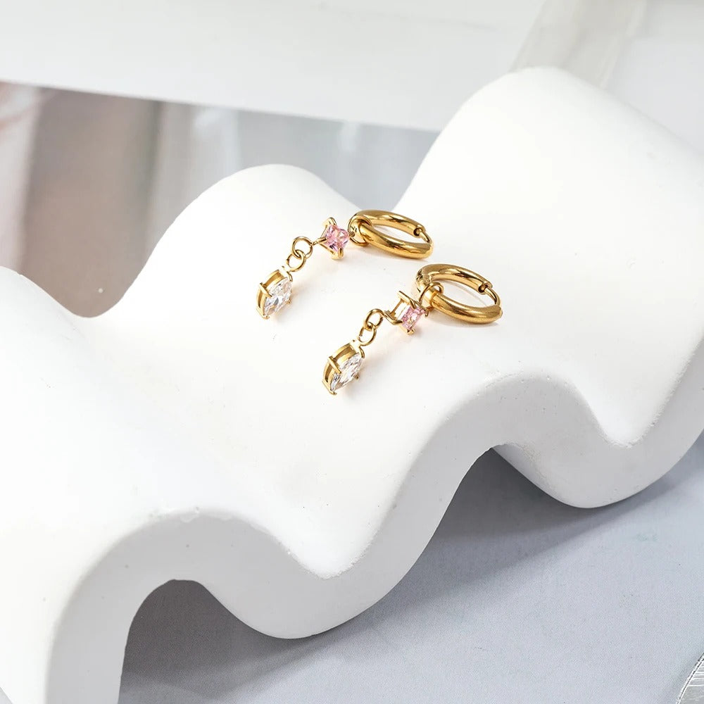 Queen’s Touch Earring
