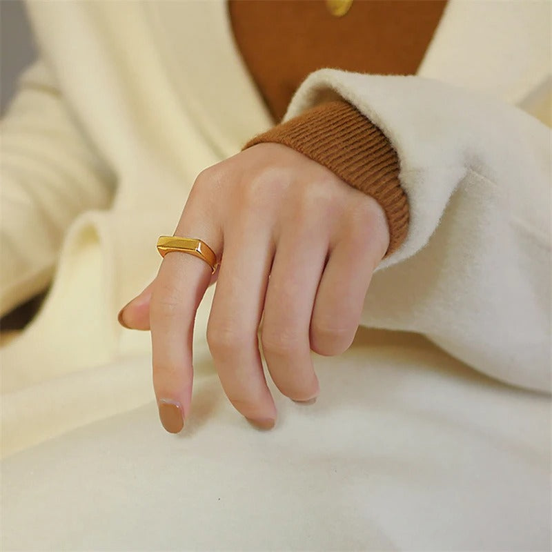 The Edge Band Ring