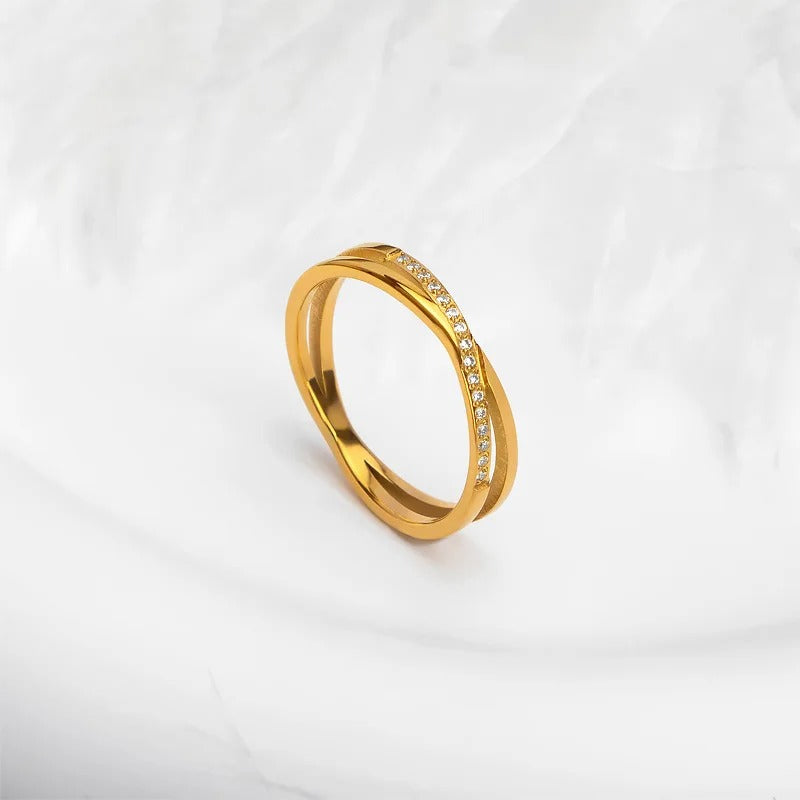 Lumière Trio Crossover Ring Set