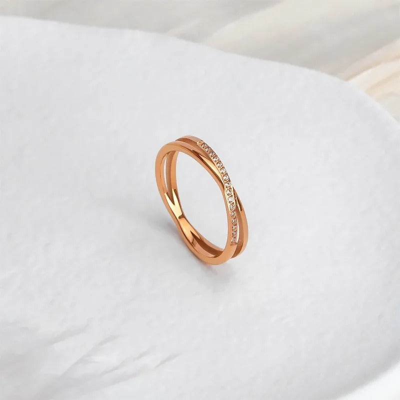 Lumière Trio Crossover Ring Set